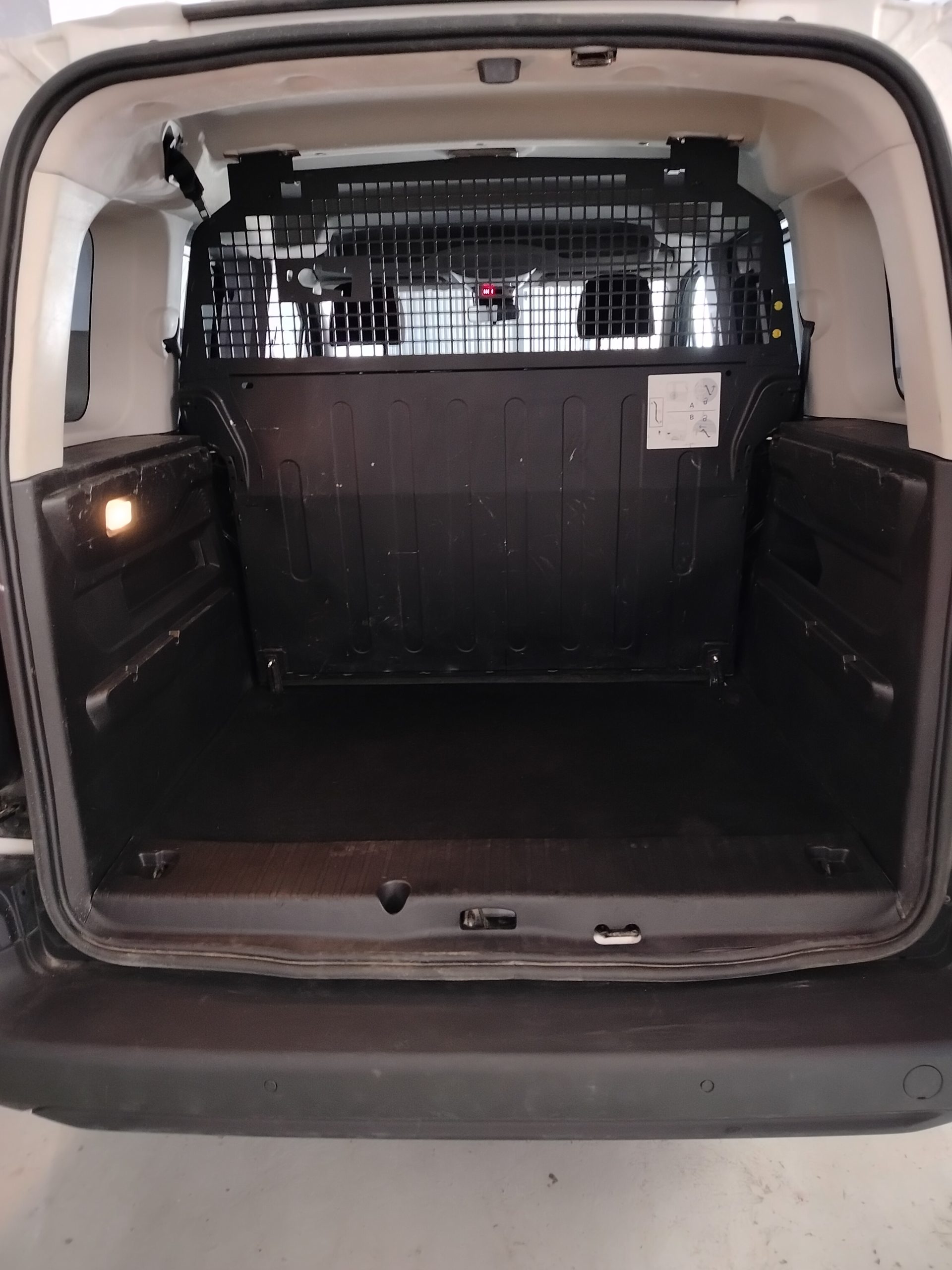 PEUGEOT RIFTER 2024 1.5BLUEHDI 100CV - Imagen 11